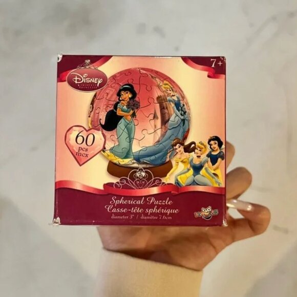 Disney Princess 3D Lenticular Jigsaw Puzzle: 200 Pcs  Disney Princesses Sphere Jigsaw Puzzle
